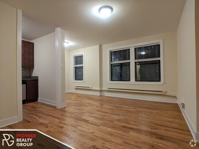 Building Photo - 4542 N Damen Ave Rental