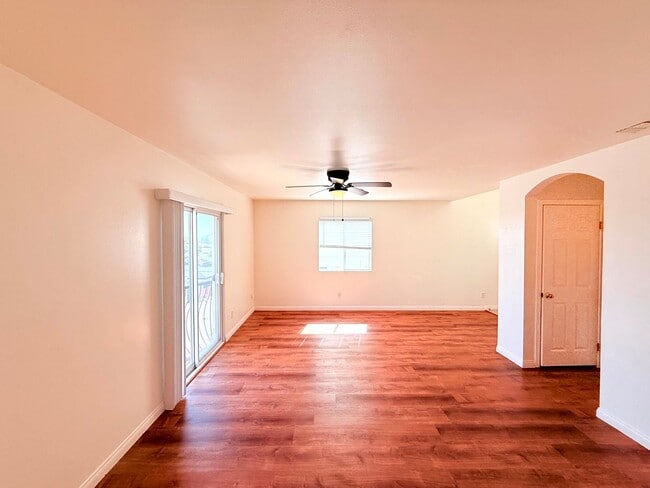 Photo - 762 W 21st St Unidad 3