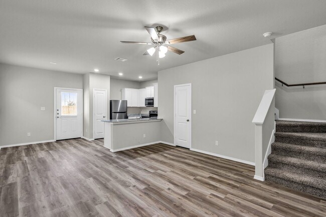 Photo - 4443 Red Haven Dr