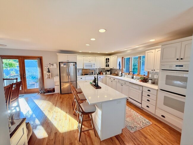 Photo - 54 Maple Ave