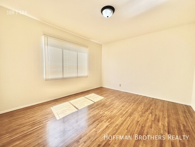 Photo - 5619 W Jefferson Blvd Unit 3