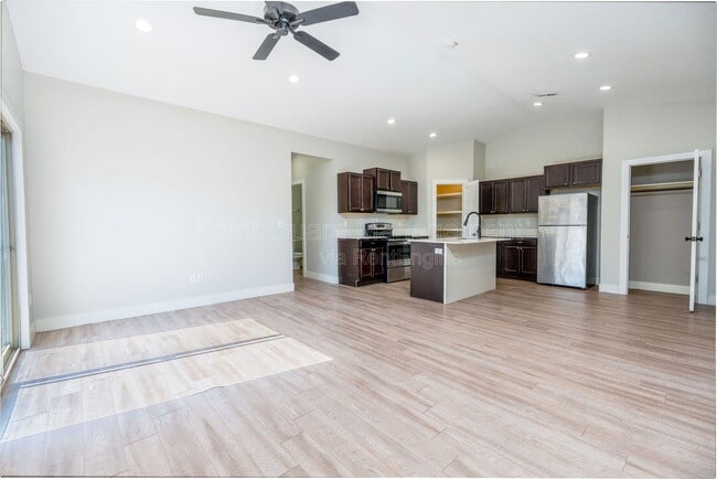 Building Photo - 3412 E Aster St