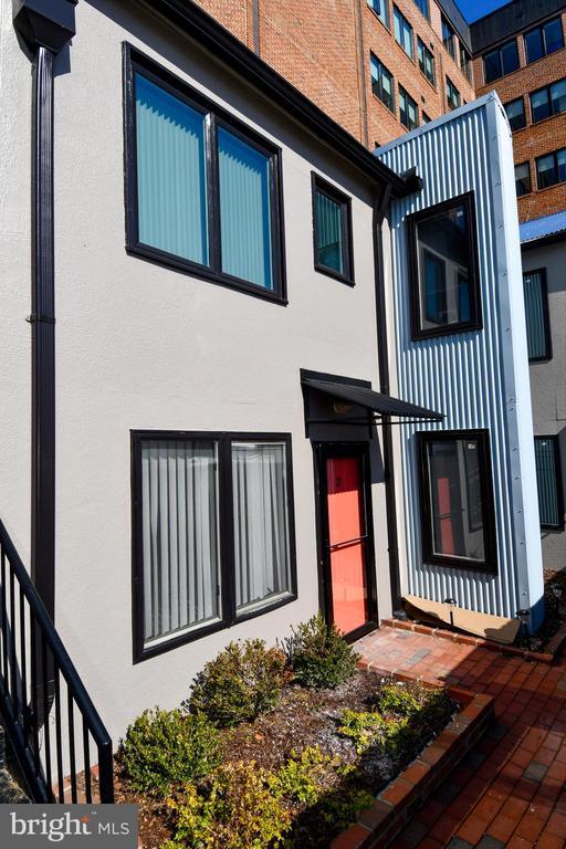 Building Photo - 113 N Fayette St Unit 3