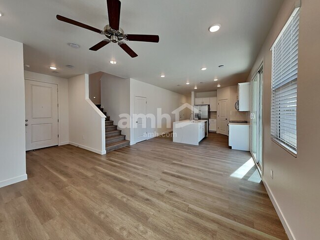 18492 W Honeysuckle Dr