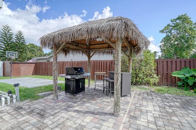 Photo - 11910 NW 38th Pl