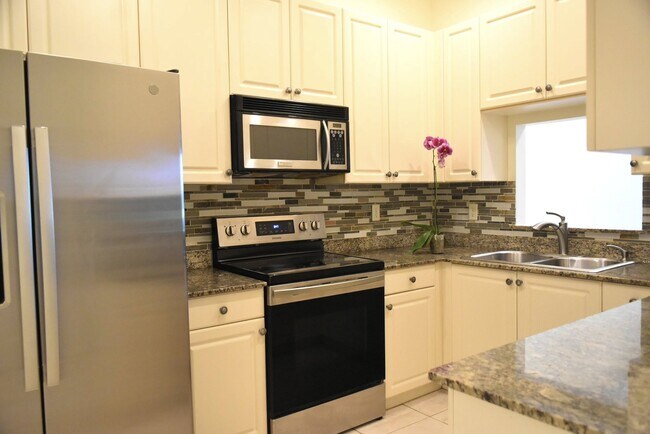 Photo - 3240 Fairway Cir