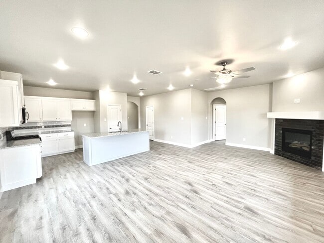 Photo - 4bed 2 bath - Frenship ISD