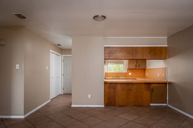 Photo - 100 Shannon Cir Unidad A