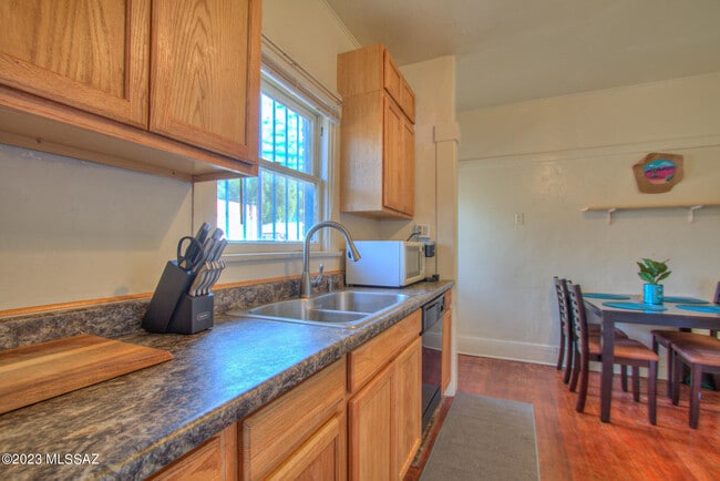 Photo - 926 N 3rd Ave