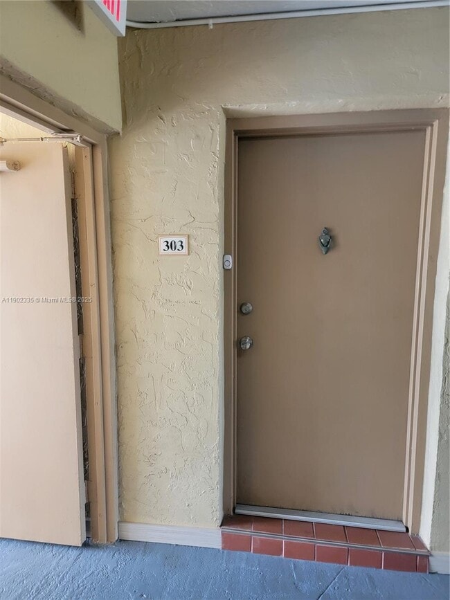 Building Photo - 4804 NW 79th Ave Unit 303
