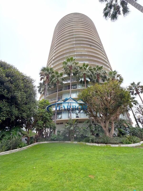 Building Photo - 700 E Ocean Blvd