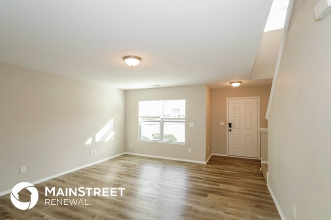 Photo - 4018 Larkhaven Village Dr