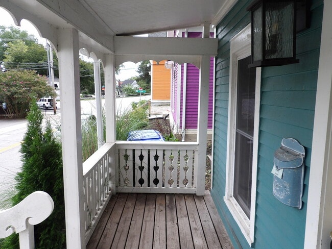 611 Taylor Ave