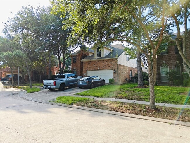 Building Photo - 26418 Creston Woods Dr