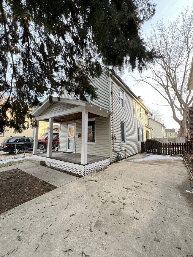 Photo - 2268 White St