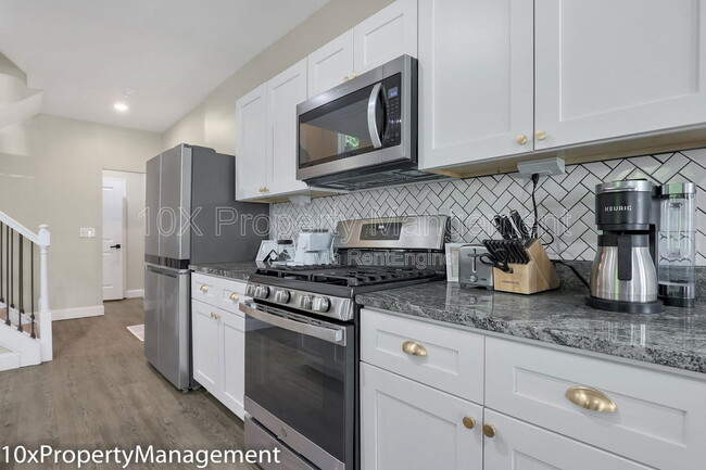 Photo - 566 Kimball Pl