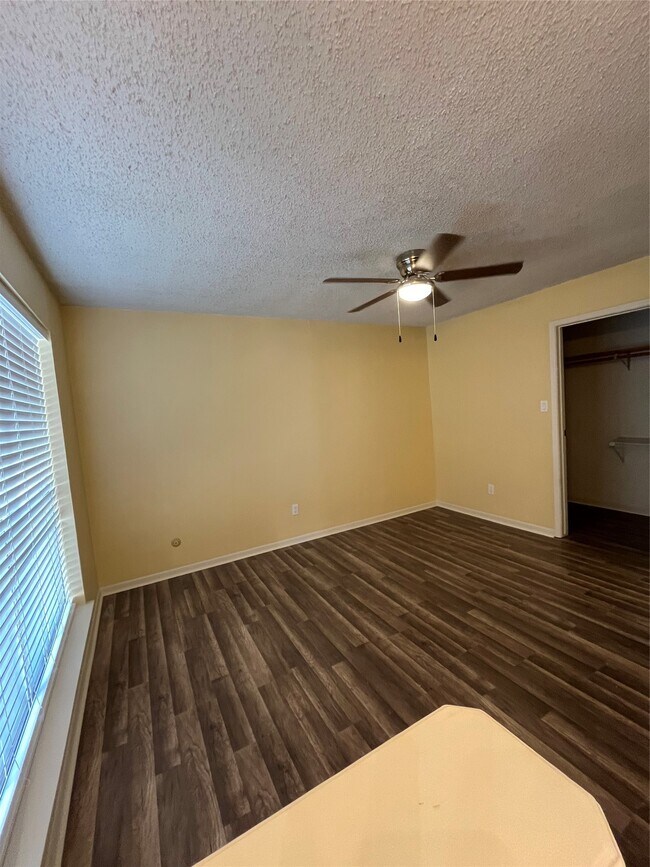 Photo - 3919 Fairmont Pkwy Unit 200