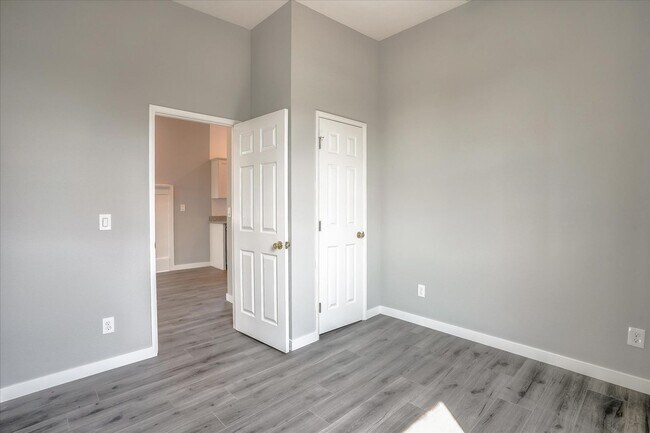 Photo - $1,500 MOVE IN SPECIAL!! 3 BED/2 BATH HOME UPPER UNIT AVAIABLE FOR RENT IN OAKLAND, CA!!!!