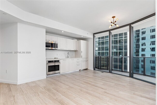 Photo - 55 SW 9th St Unidad 1608