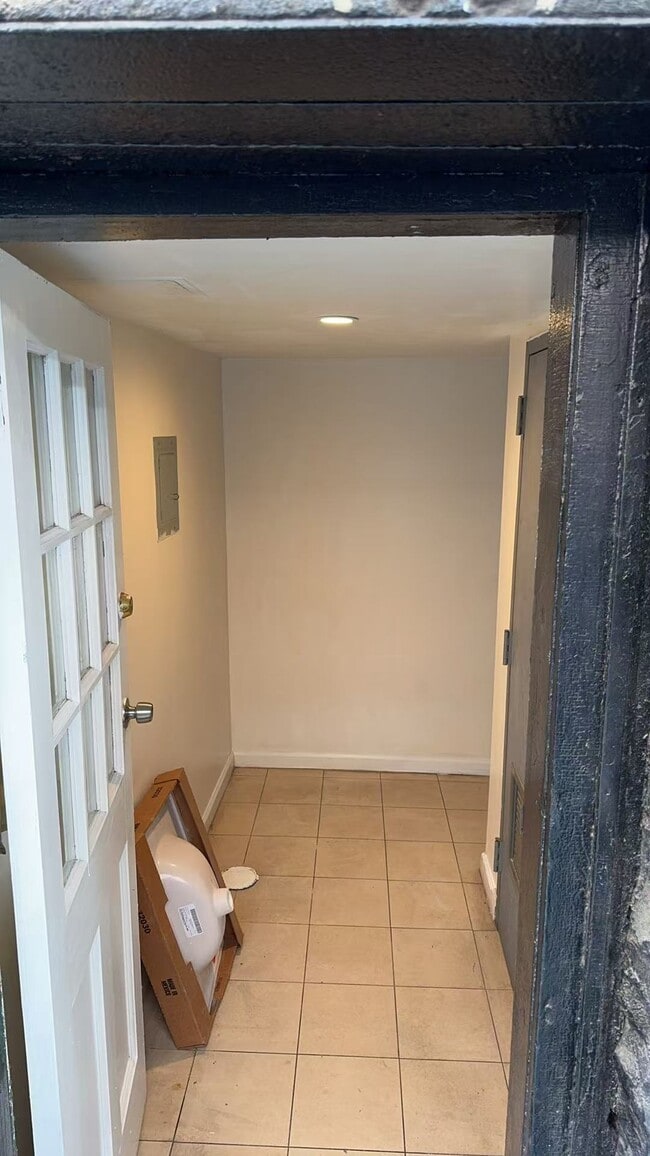Building Photo - 6130 Liebig Ave Unit 1 Rental