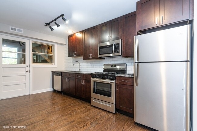 Photo - 6527 N Seeley Ave Unit 1W