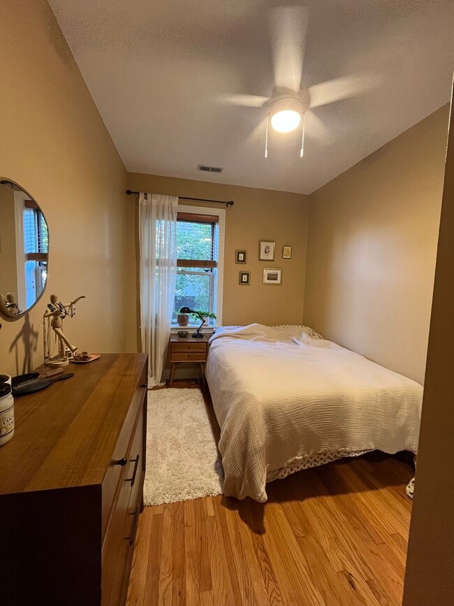 Photo - 2153 W McLean Ave Unit Apt 2