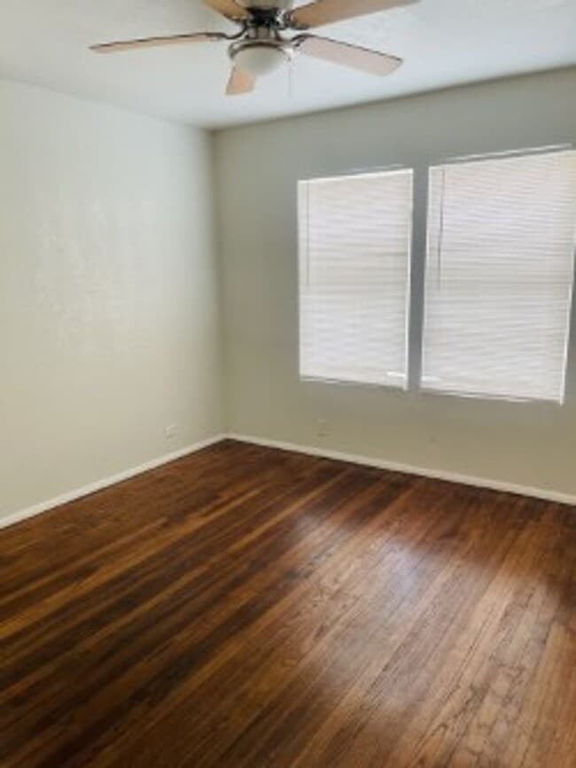 Photo - 2455-2457 Cincinnati Ave Unidad 2455