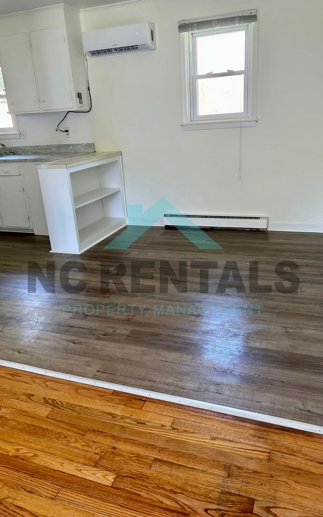 Photo - 527 Swain Dr