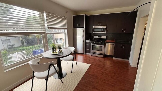 Photo - 1320 Drexel Ave Unidad 208