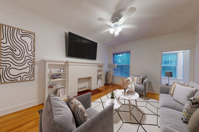 Dining/Living room - 5715-5725 S. Kimbark Avenue Apartments