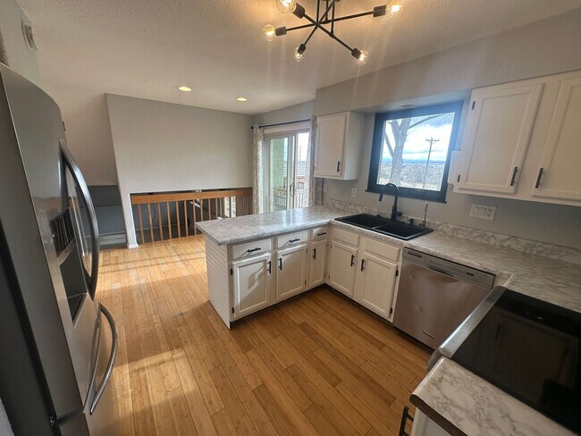 Photo - Stunning 3-Bedroom Home with Mountain View...