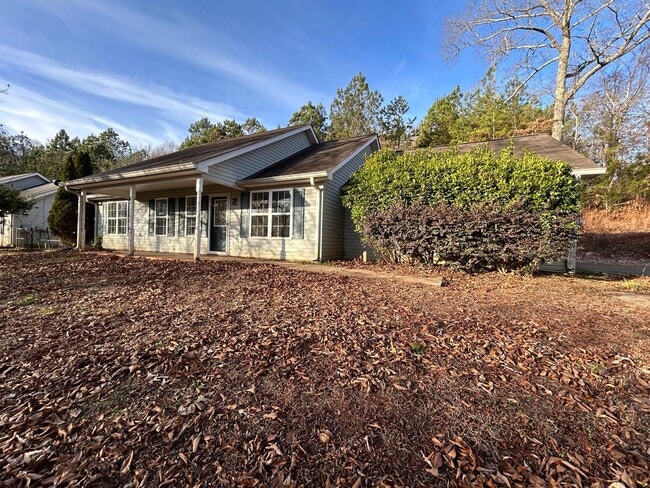 Photo - Updated 3/2 House in Silver Creek- $1,495