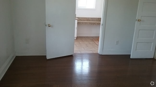 Building Photo - 2644 Orchard Ave Rental