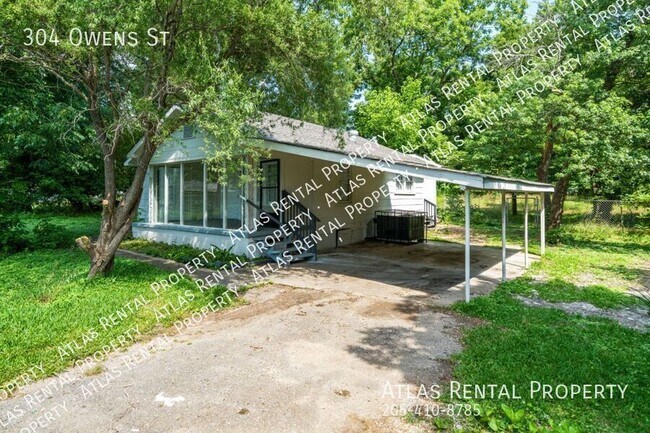 Photo - 304 Owens St