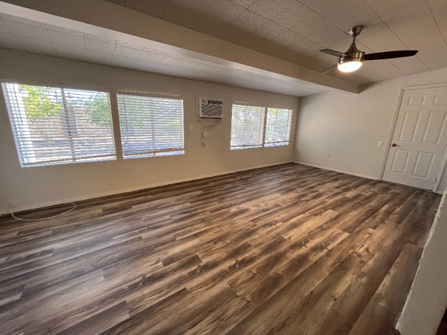 Photo - 735 Leisure World