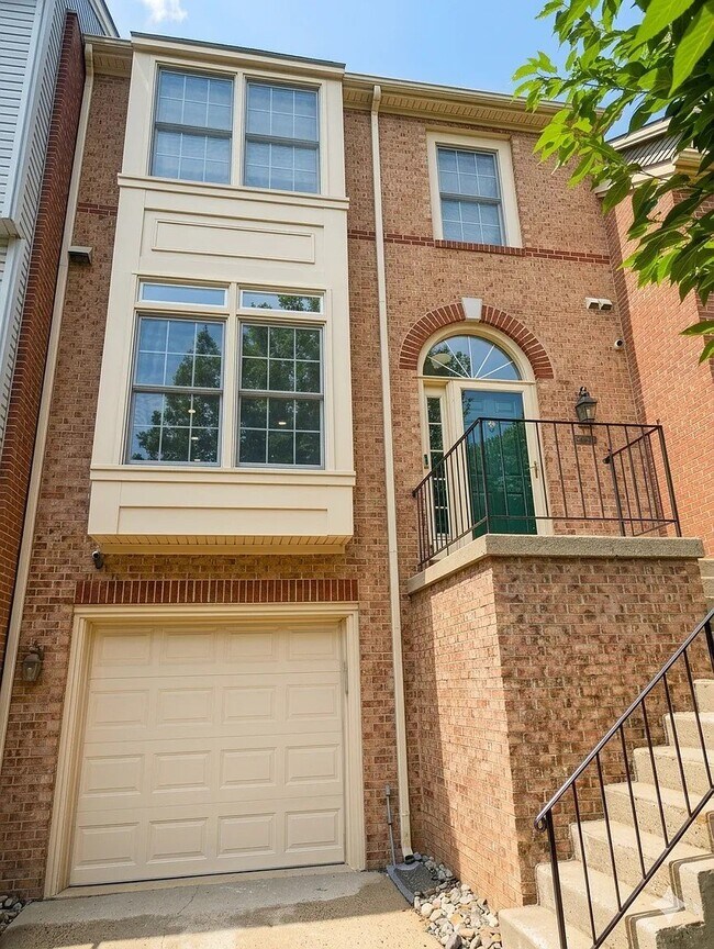 Photo - 11908 Matthews Ct