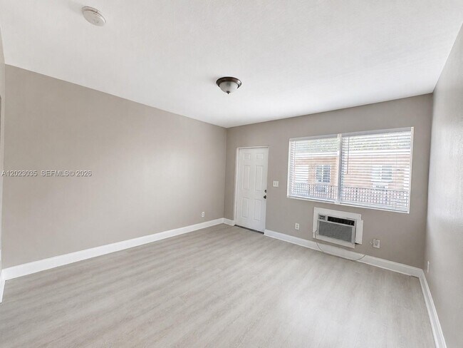 1920 Washington Ave Unit 5