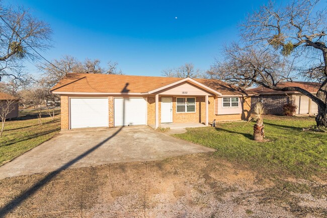 Photo - 1822 Greenwood Ln Rental
