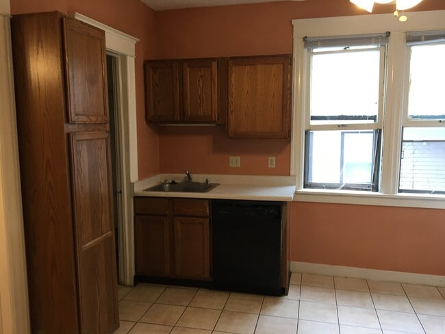 Photo - 446 W Doty St Unit 1