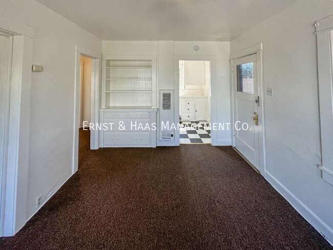 Photo - 1618 E 4th St
