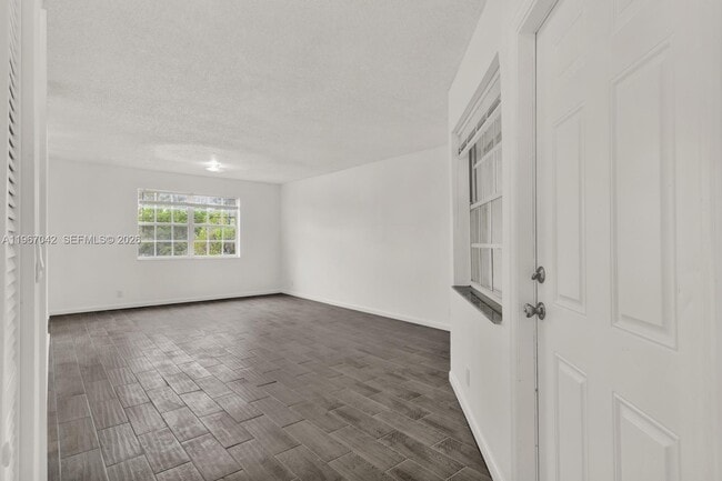 Building Photo - 8621 SW 5th St Unit 201