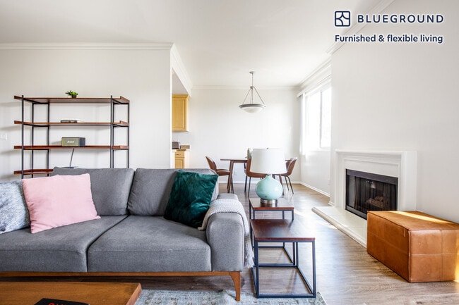 Photo - 467 S Arnaz Dr Unidad SI FL3-ID363