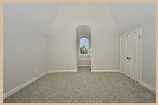 Photo - 215 Willow St