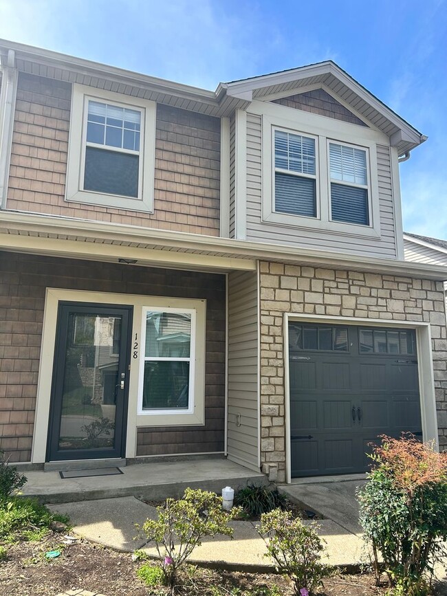 Building Photo - Two master suites - Super Location - Must See!