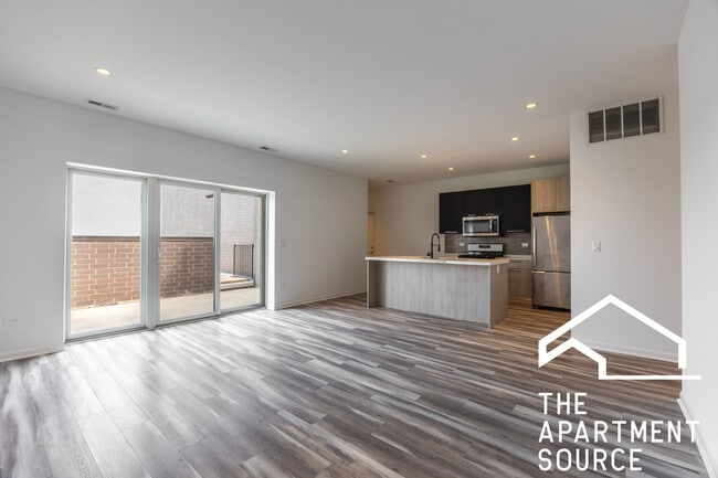 Photo - 2540 W Fullerton Ave Unidad 4B