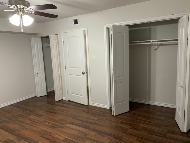 Photo - Sahara Suites Apartments