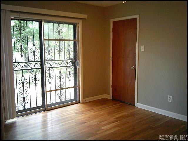 Photo - 303 Brookside Dr