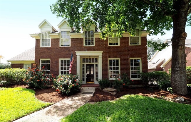 Building Photo - 15122 Greenleaf Ln