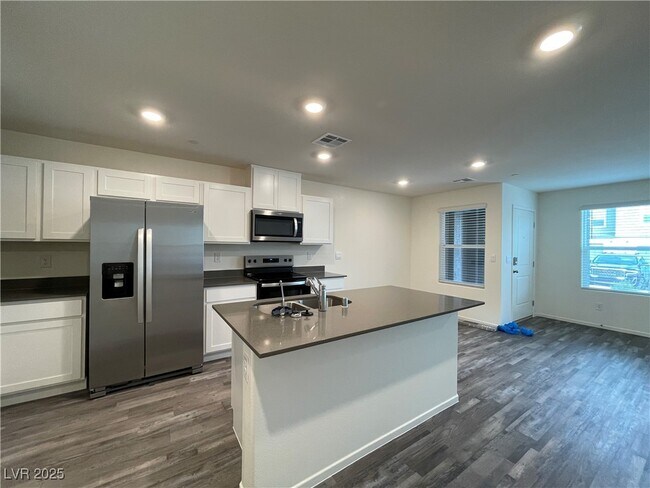 Photo - 5000 Hunter Mesa Ave