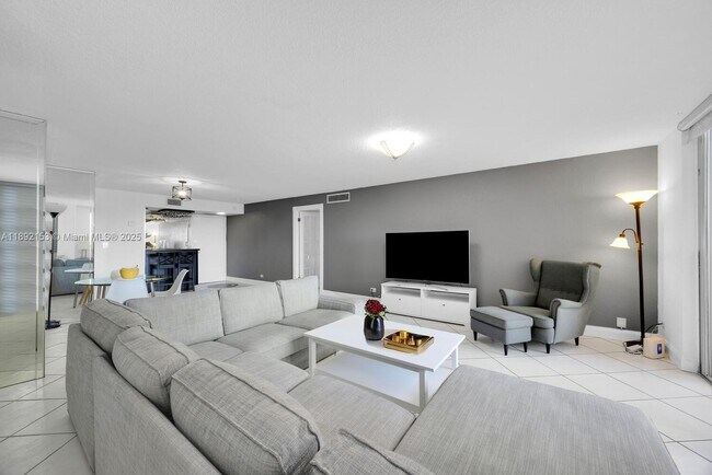 Photo - 6039 Collins Ave Unit 311